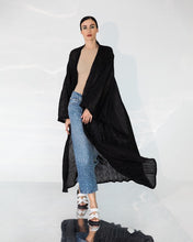 Load image into Gallery viewer, L01